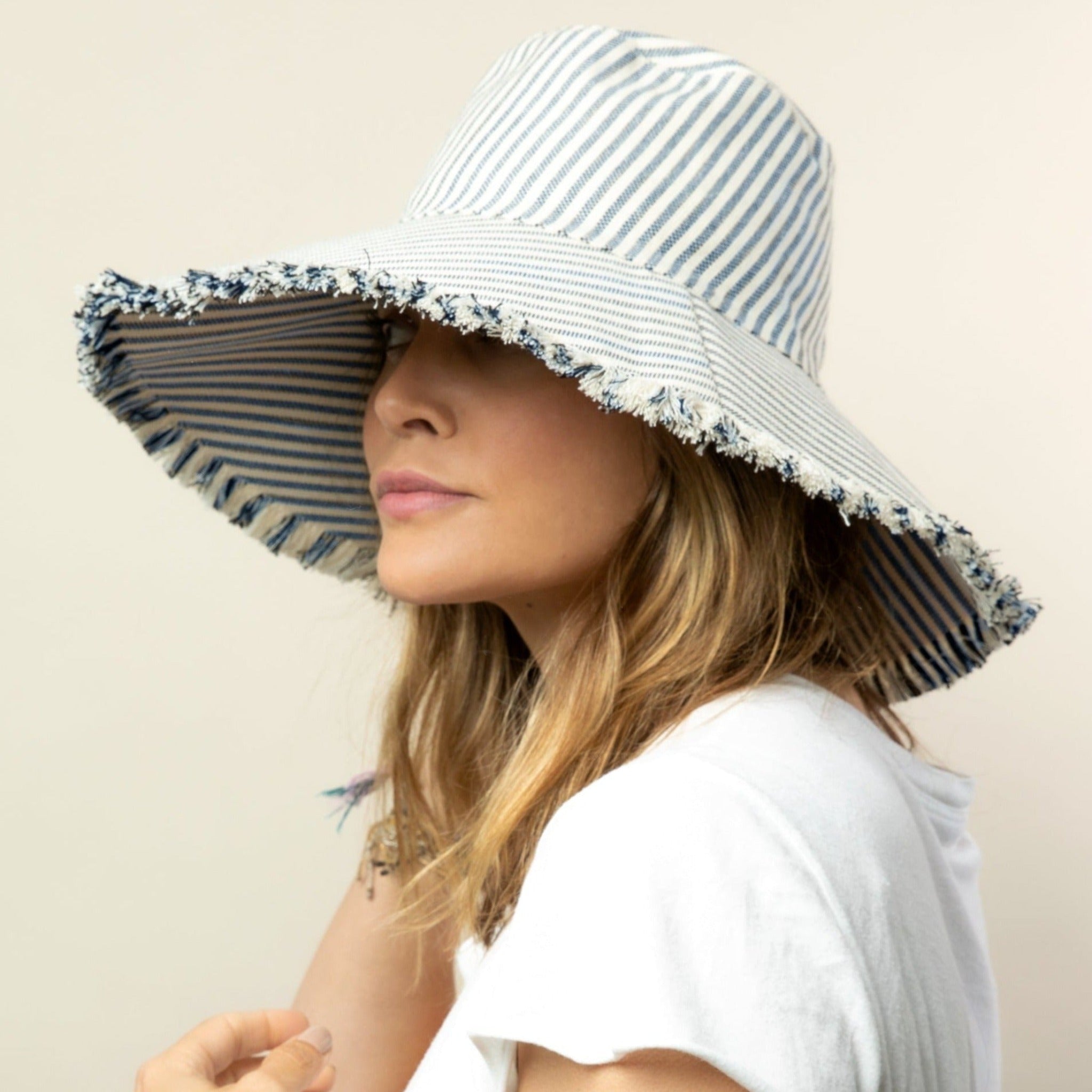 Canvas Packable Hat in Navy Stripe